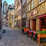 Nahiba Votre F2 Avec Vue Sur Vieux-marche