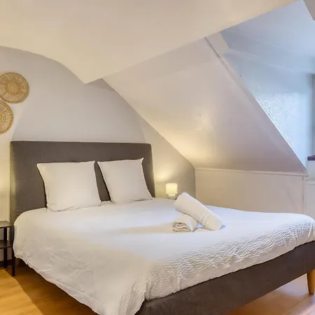 Nahiba Votre F2 Avec Vue Sur Vieux-marche