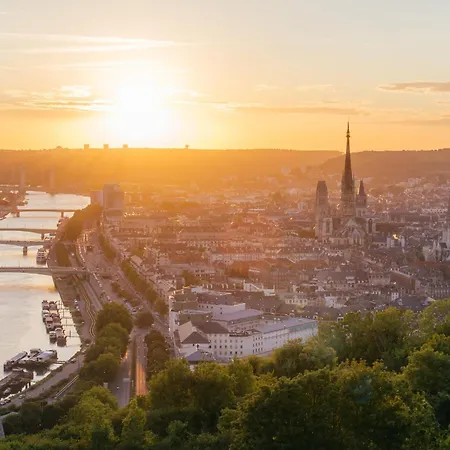 Appartement Nahiba Votre F2 Avec Vue Sur Vieux-marché Rouen