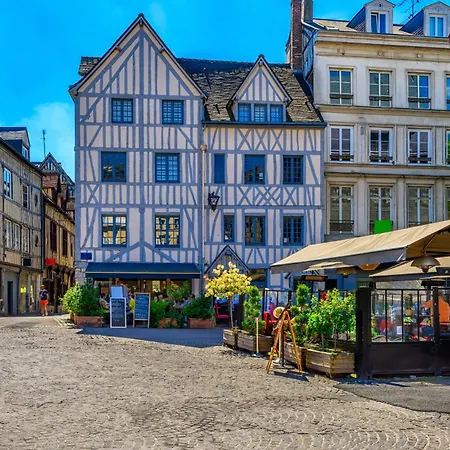 Nahiba Votre F2 Avec Vue Sur Vieux-marché Appartement Rouen
