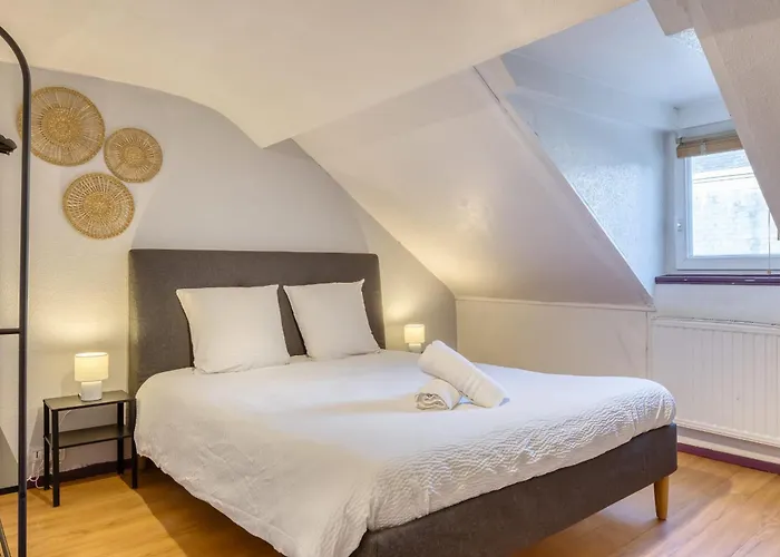 Nahiba Votre F2 Avec Vue Sur Vieux-marche